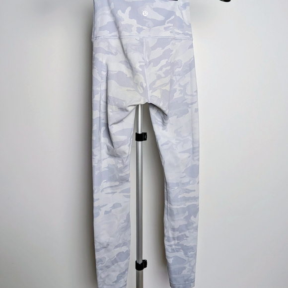 Lululemon Wunder Under High-Rise Tight 25” – Ribbed Luxtreme, Size 2, Gray NWOT - Picture 3 of 8